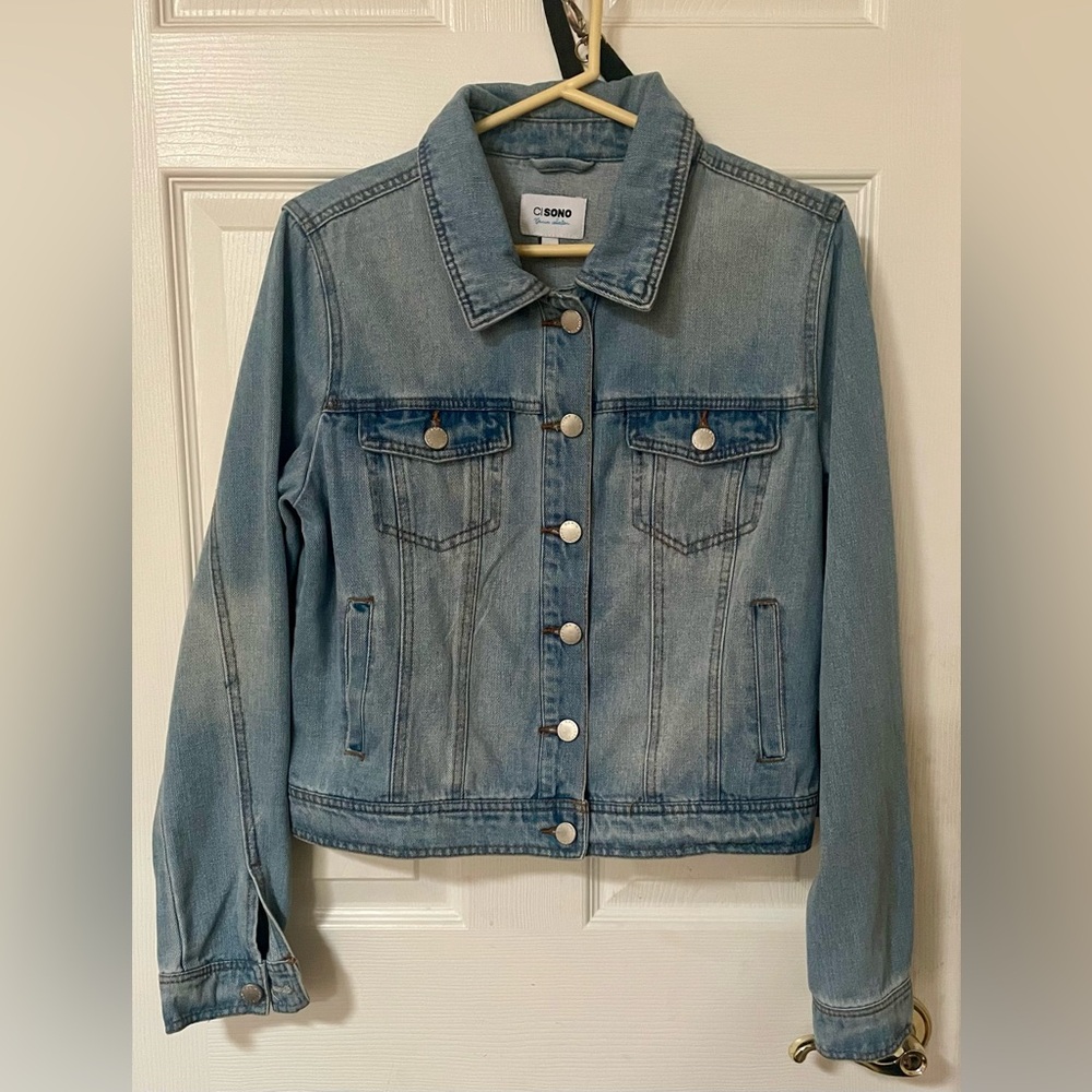 Ci Sono denim collection jean jacket. Womens size Large.